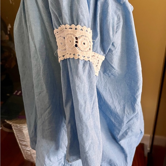 Joe's Jeans Off Shoulder Chambray
Lace Trim Top Size L. Lightly used - Picture 4 of 7